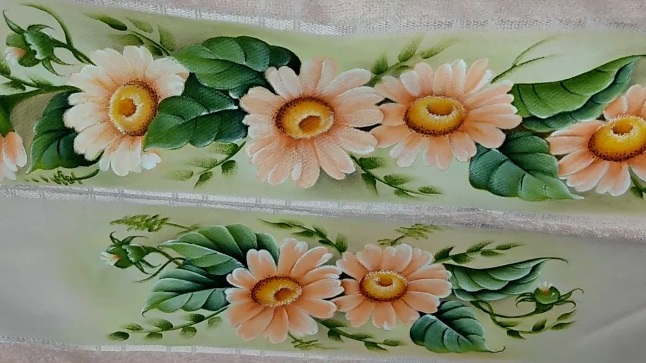 Artesanato com pintura em toalhas de banho