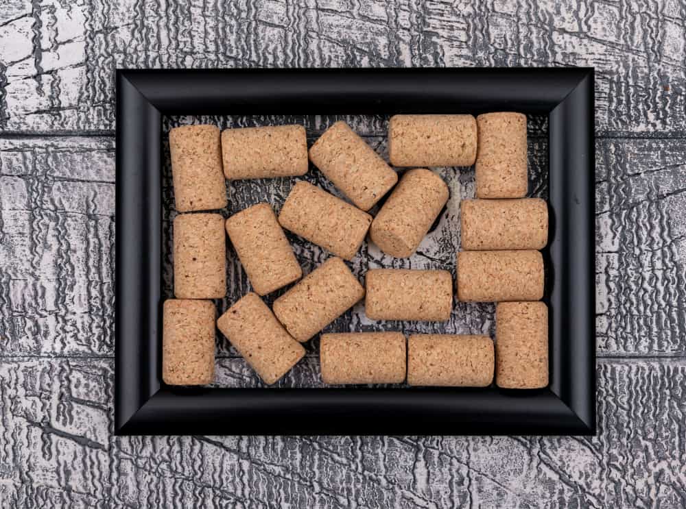 Dicas para escolher a moldura perfeita para seu quadro de rolhas