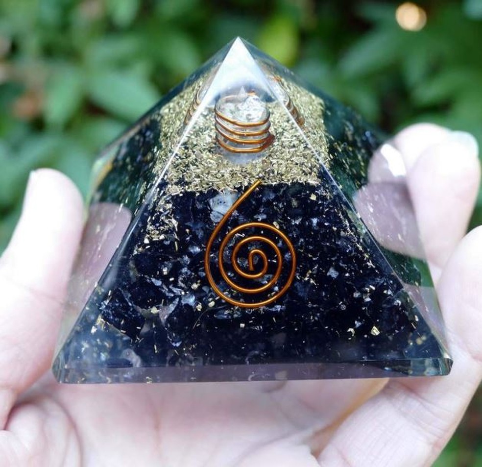 Artesanato com resina: como fazer orgonites