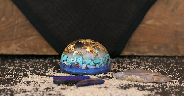 como fazer orgonite com resina epóxi