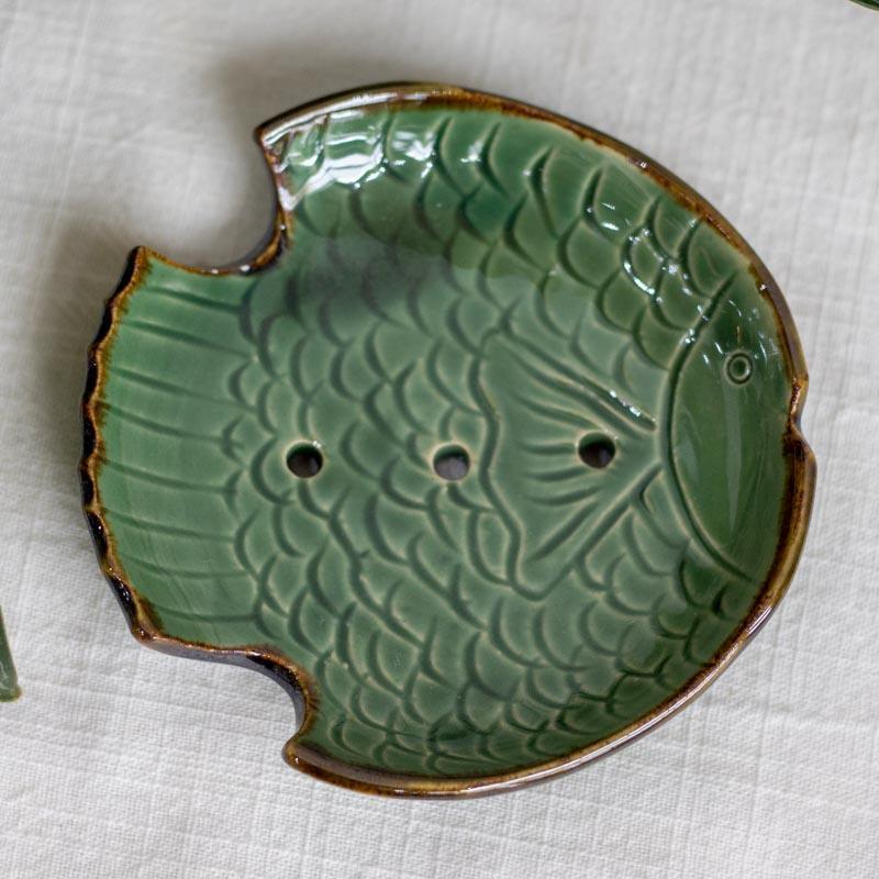 Artesanato com sabonetes de luxo com detalhes em dourado