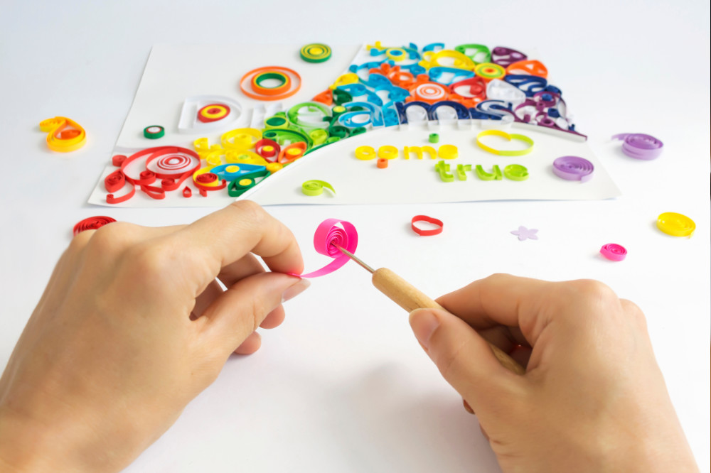 Como Fazer Suas Próprias Ferramentas de Quilling em Casa