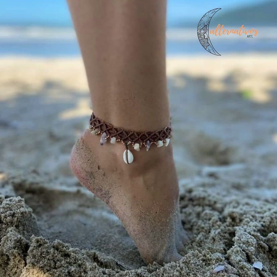 Estilo Boho e Hippie: Combine suas Tornozeleiras com o Look Perfeito