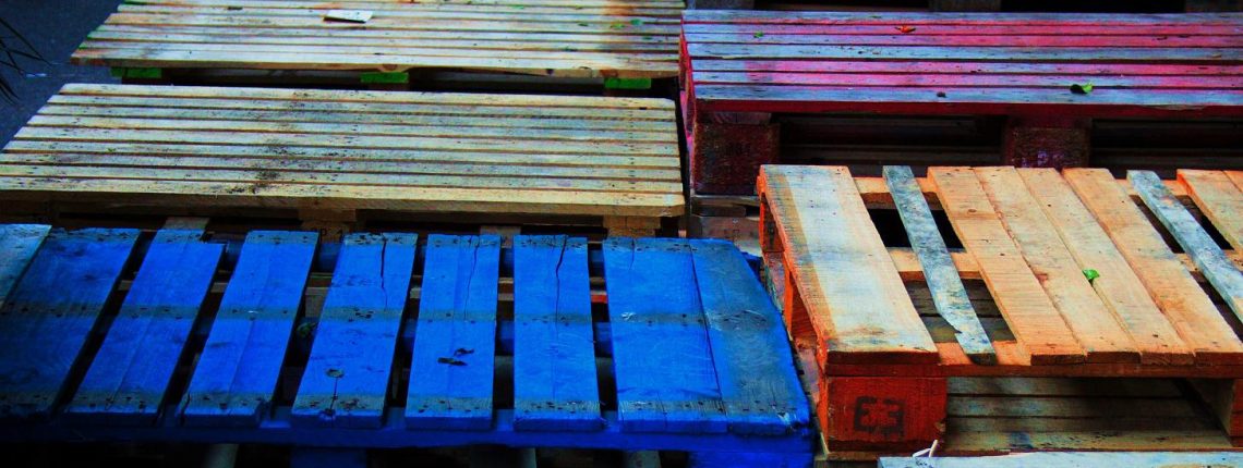 como fazer móveis com paletes de madeira