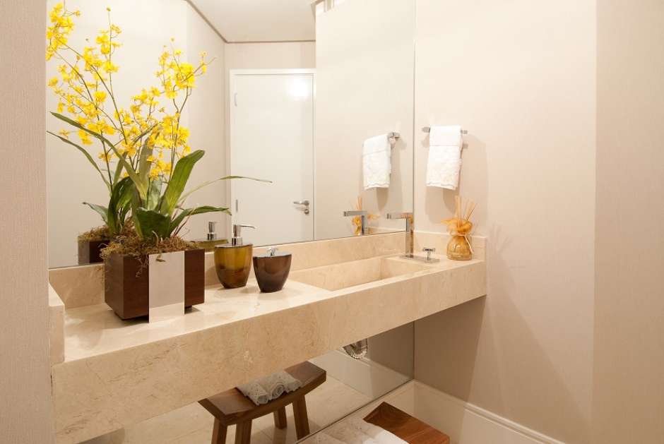 Espelhos que Ampliam o Lavabo: Dicas de Tamanho e Formato