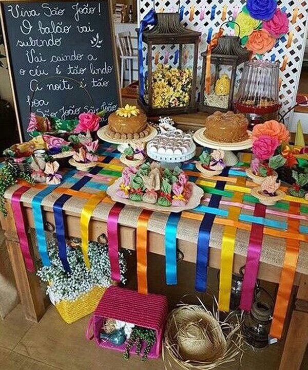 ideias de decoração de festa junina com materiais reciclados