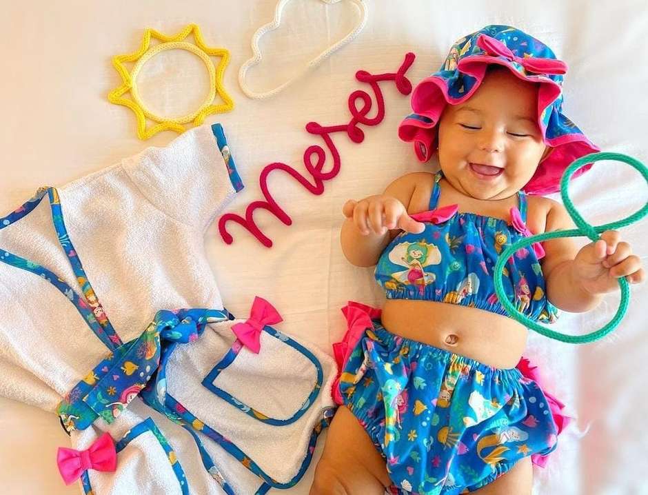 bebê estiloso feminino