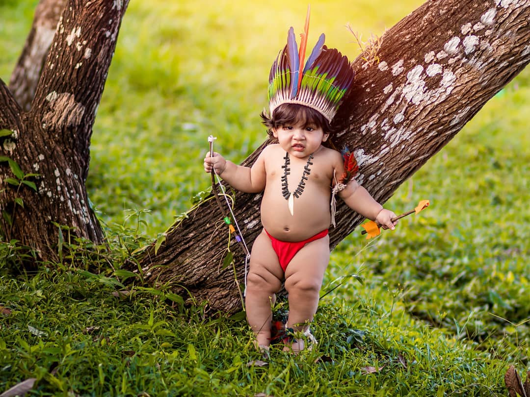 Como as Crianças Indígenas Brincam e Crescem na Natureza