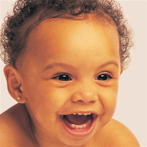 Como Montar um Guarda-Roupa Estiloso para seu Bebê Moreno