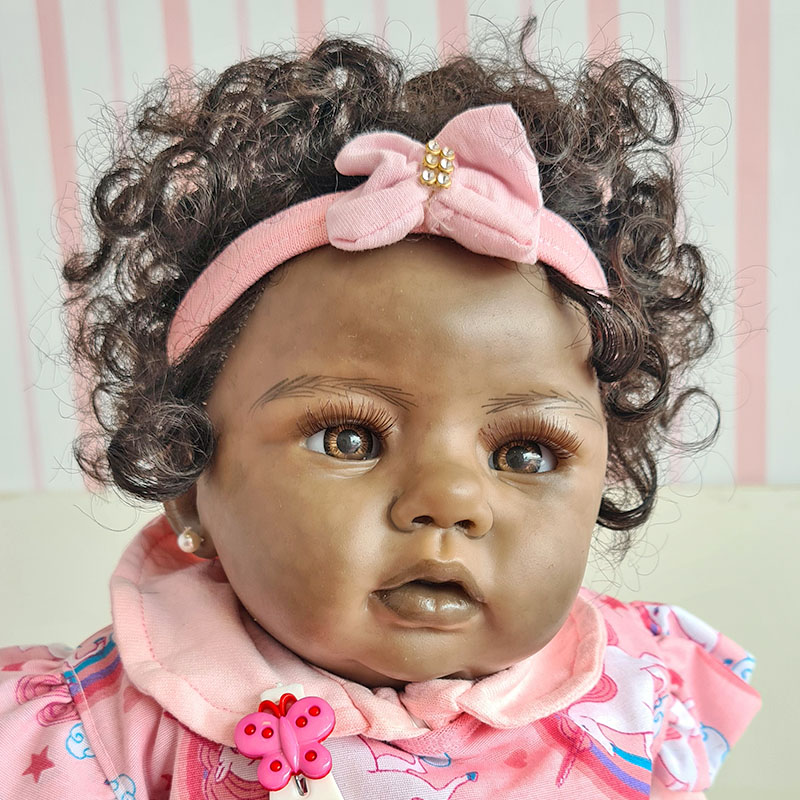 Corpo de Silicone vs. Corpo de Pano: Qual o Melhor para sua Bebê Reborn Negra?