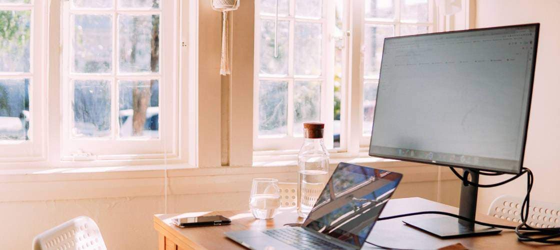 Benefícios da luz natural no quarto de estudos