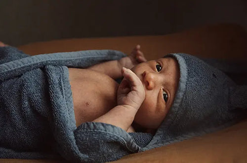 massagem para acalmar bebê antes de dormir