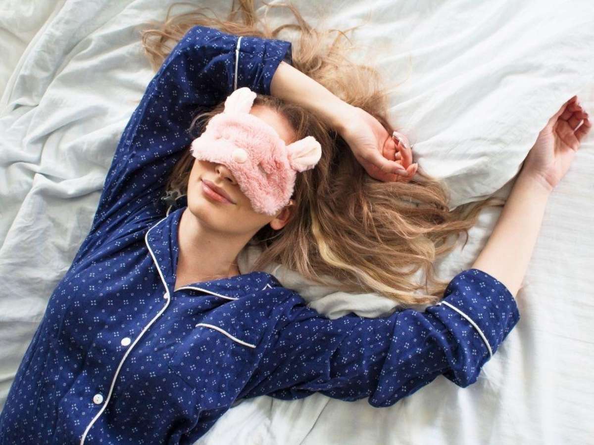 Benefícios de dormir 8 horas para aproveitar o dia de turismo