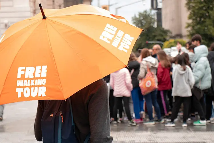 como funciona o free walking tour guruwalk