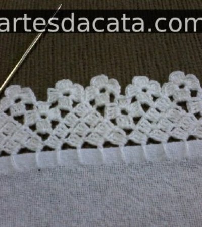 bico de crochê em pano de prato