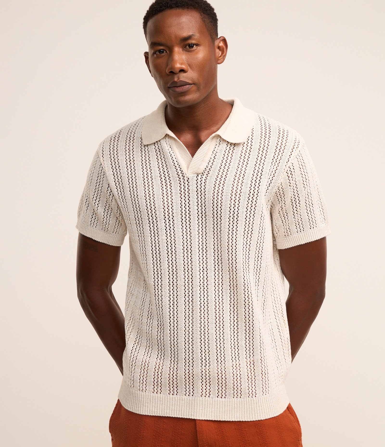 como usar blusa de crochê masculina