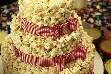 Bolo fake de pipoca para festa junina passo a passo
