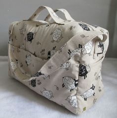 Bolsas Maternidade Kit Completo vs. Mochila Única: Qual a Melhor Escolha?