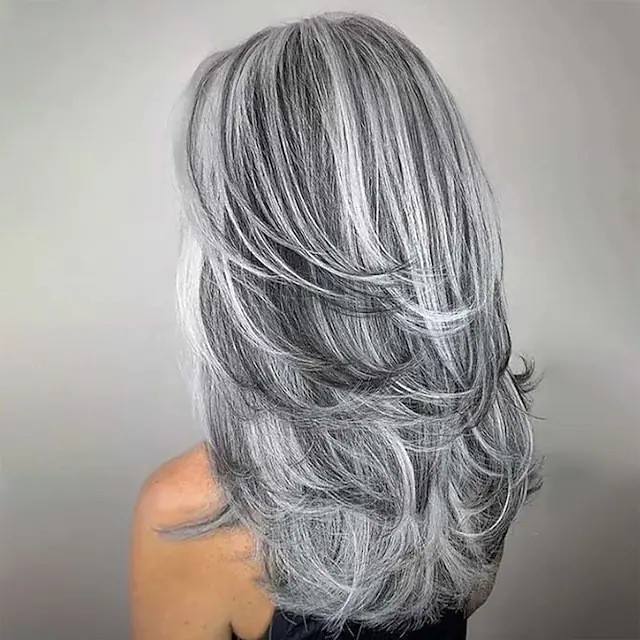 cabelo longo rejuvenesce