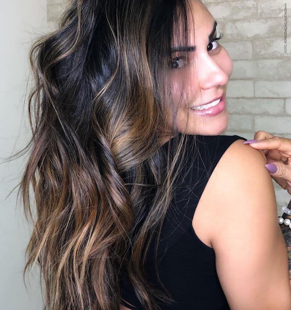 morena iluminada cabelo comprido 2026