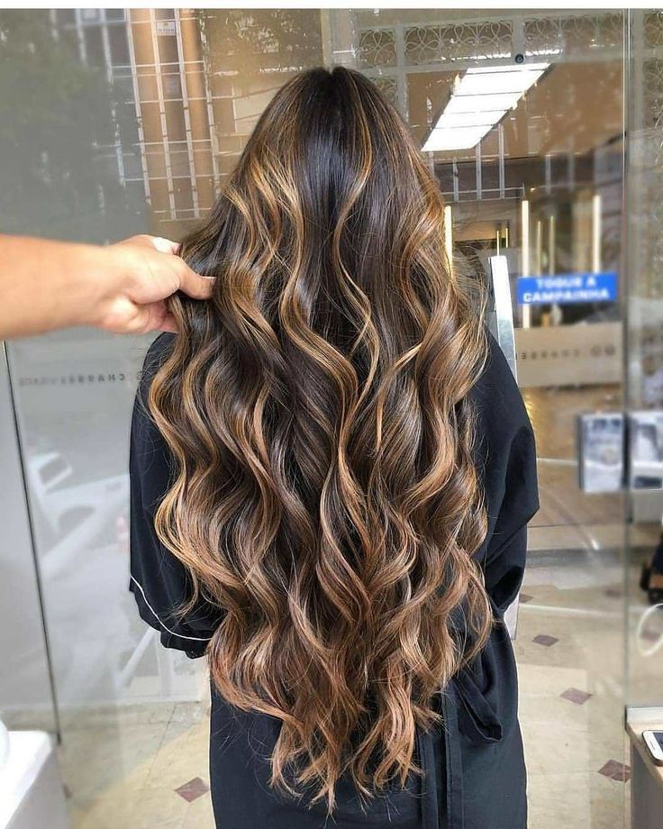 manutenção cabelo morena iluminada longo