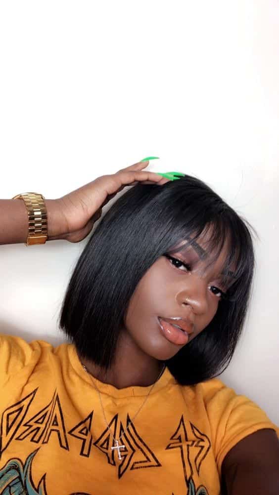 cabelo curto liso com franja para senhoras