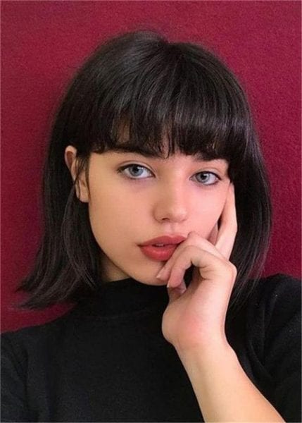cabelo curto liso com franja desfiada