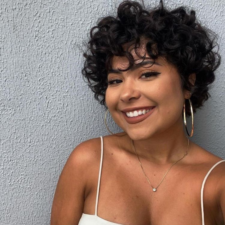 melhores cortes cabelo curto rosto redondo ondulado 2026