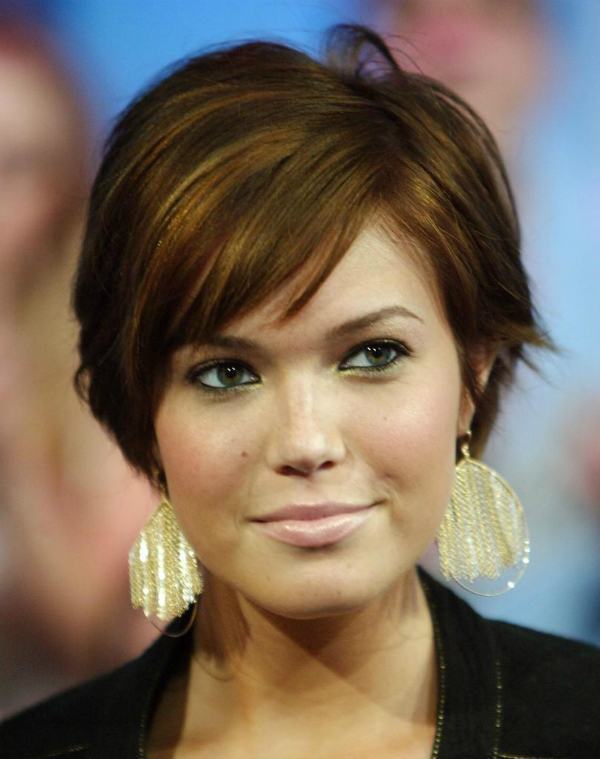 corte de cabelo feminino para afinar rosto redondo e ondulado