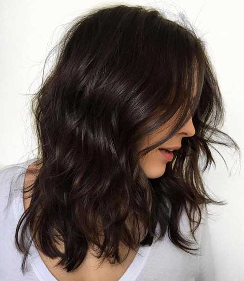 como cortar cabelo médio ondulado em camadas