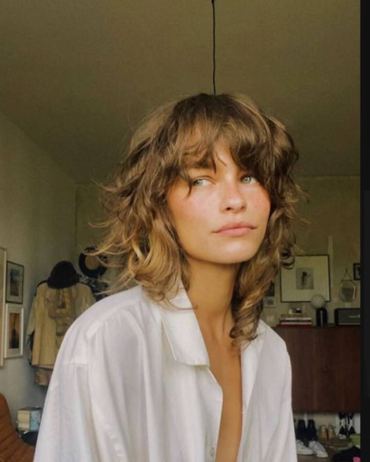 finalização cabelo ondulado volumoso com difusor