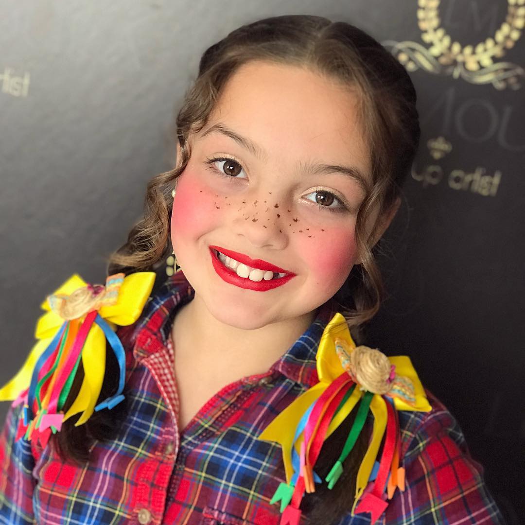 como fazer bigode de caipira infantil