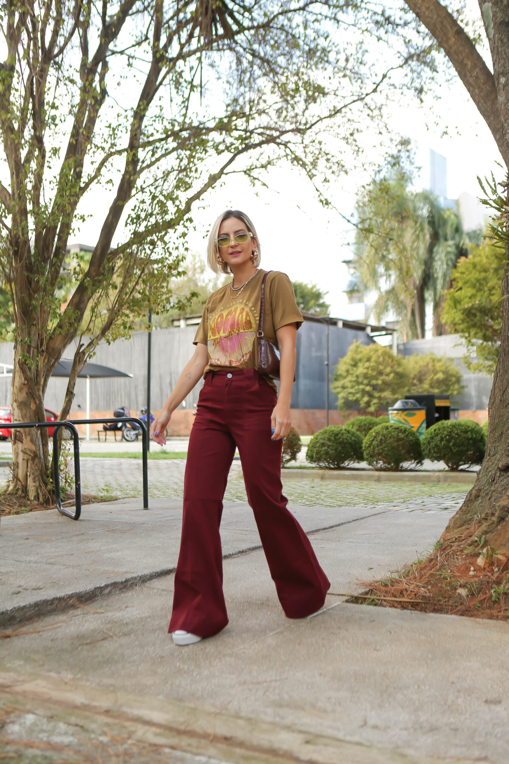 calça jeans pantalona como usar