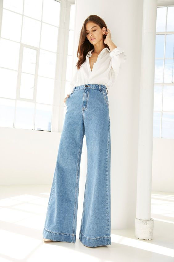 10 looks incríveis com calça jeans pantalona para o dia a dia