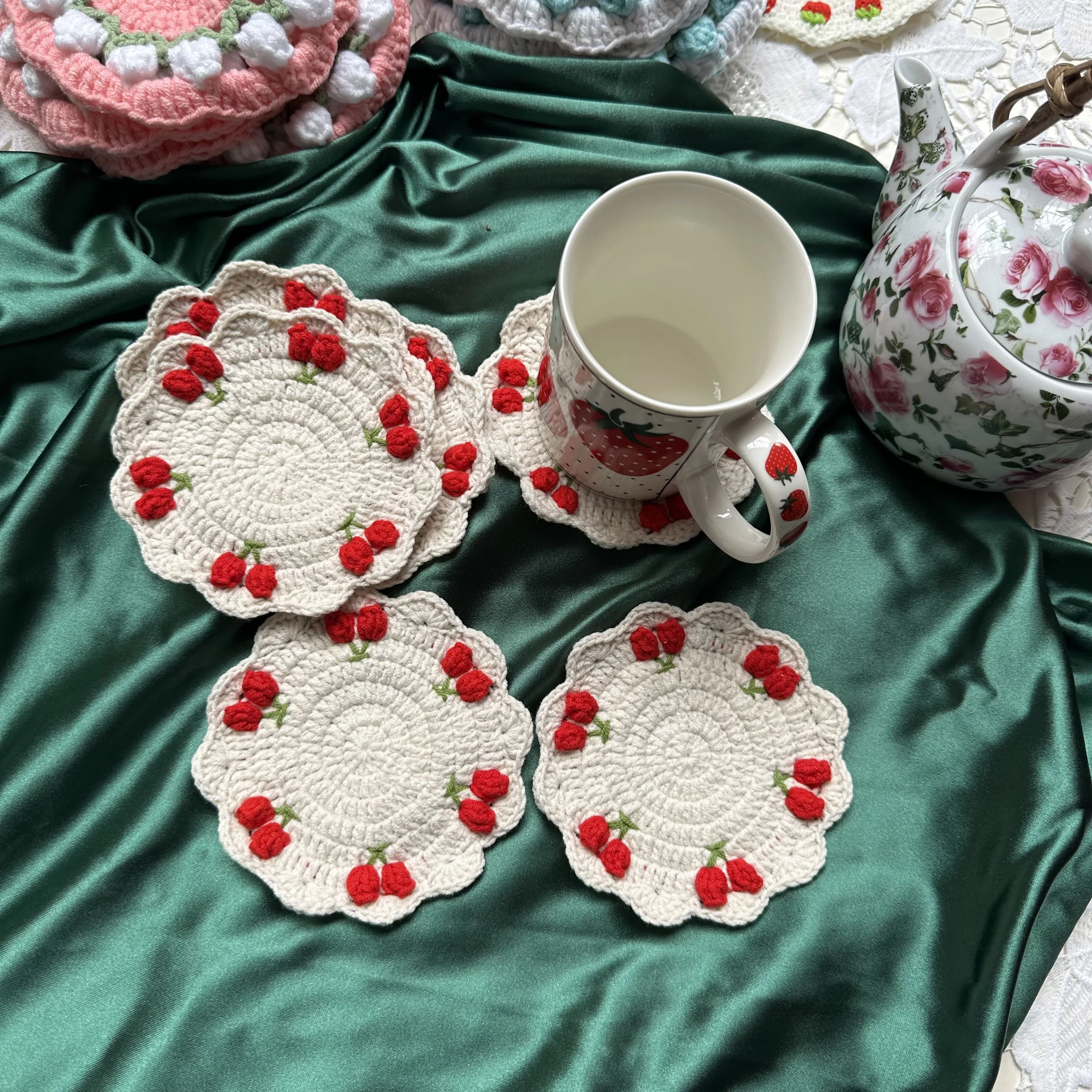 Os 5 Melhores Modelos de Caminho de Mesa de Crochê com Flores para Decorar sua Casa