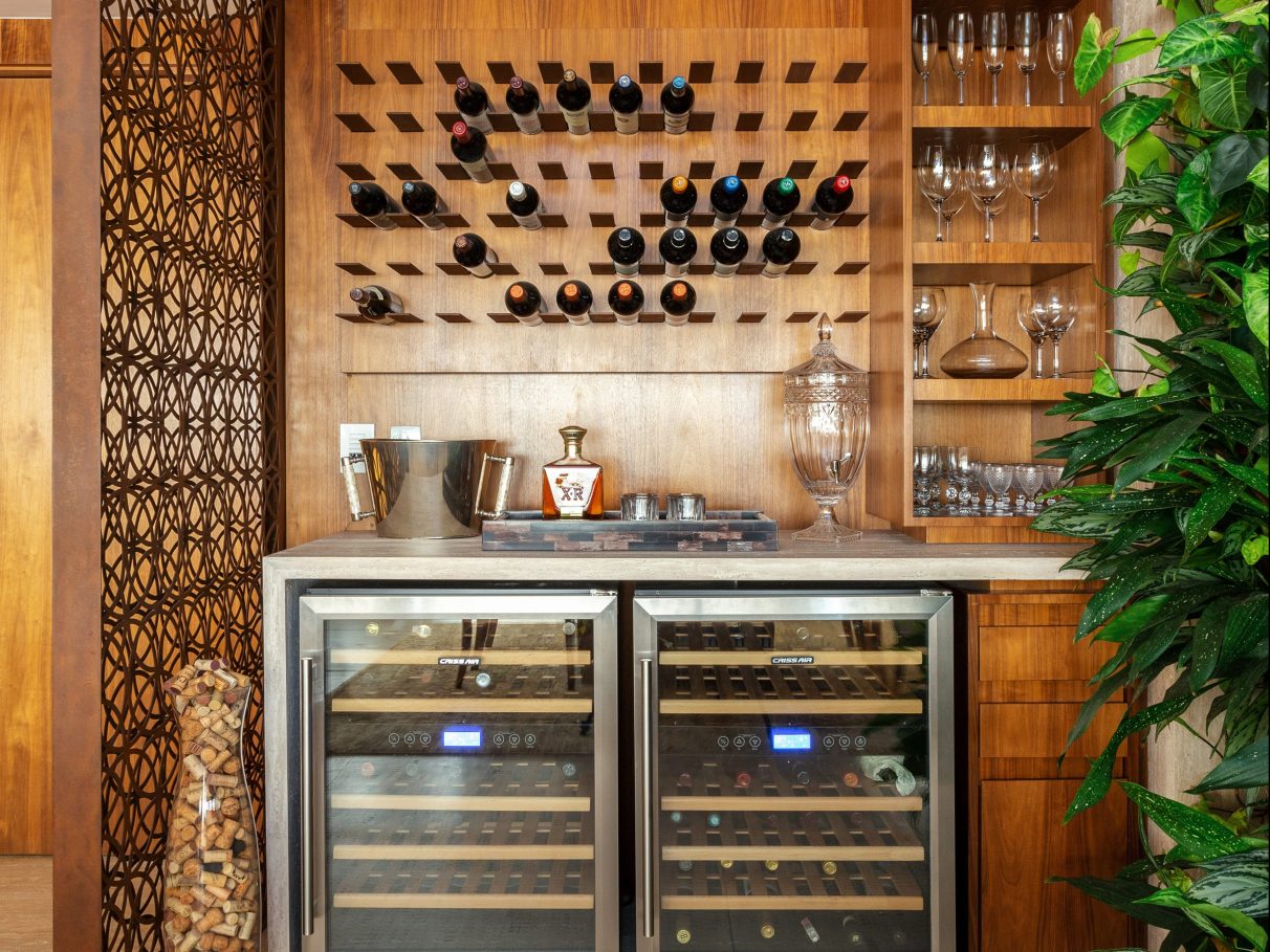 ideias de cantinho do vinho para apartamento pequeno