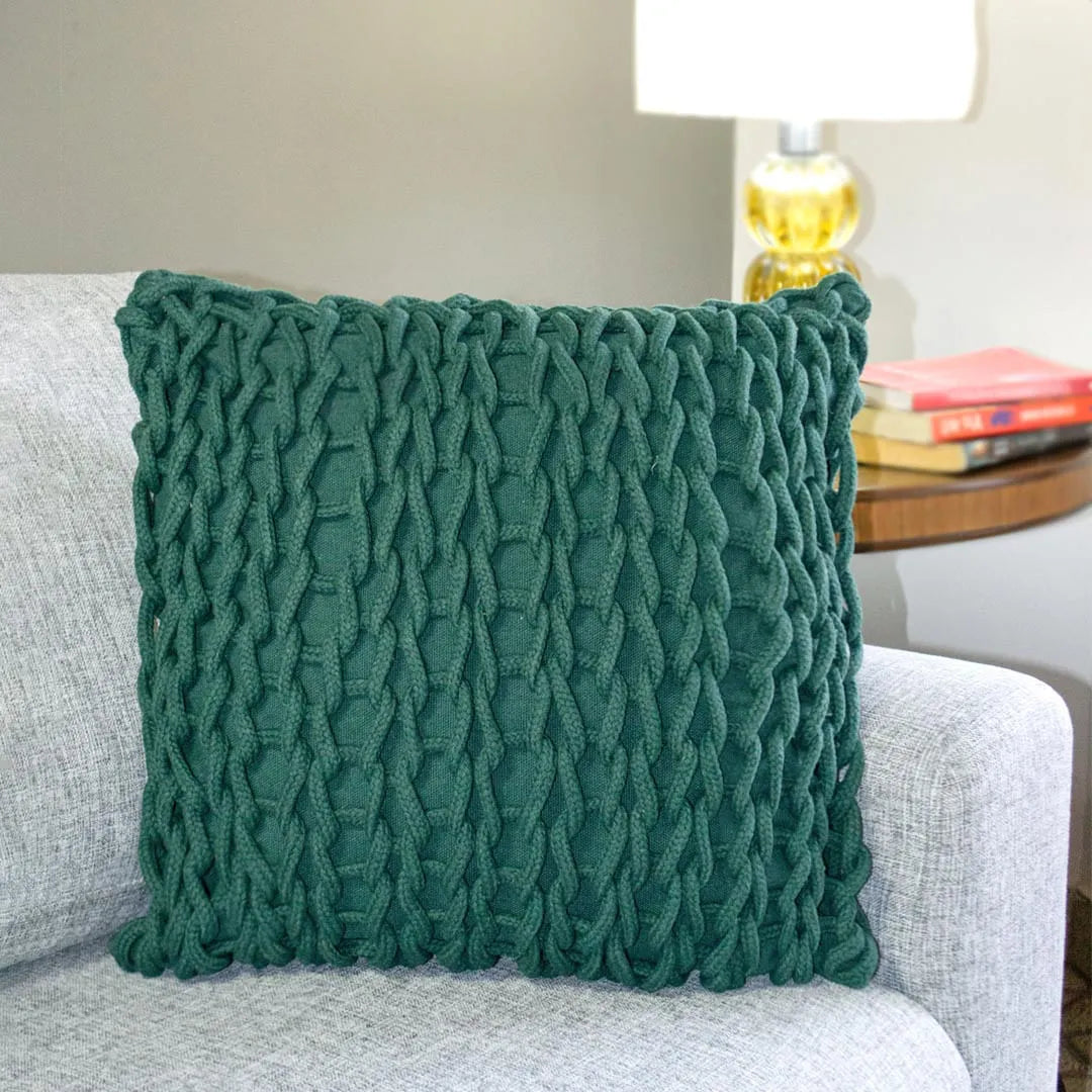 Capa de almofada de crochê com pompom