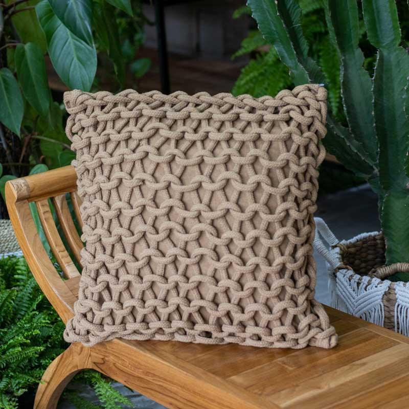 Capa de almofada de crochê com franjas (tassels)