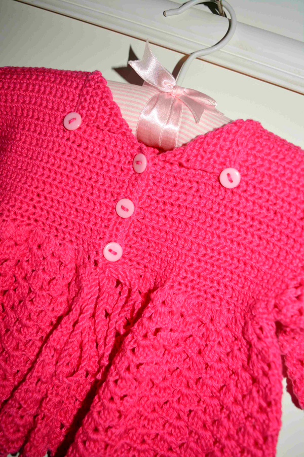 Como Adaptar Receitas de Casaquinhos de Crochê para Diferentes Tamanhos de Bebê (0 a 12 meses)