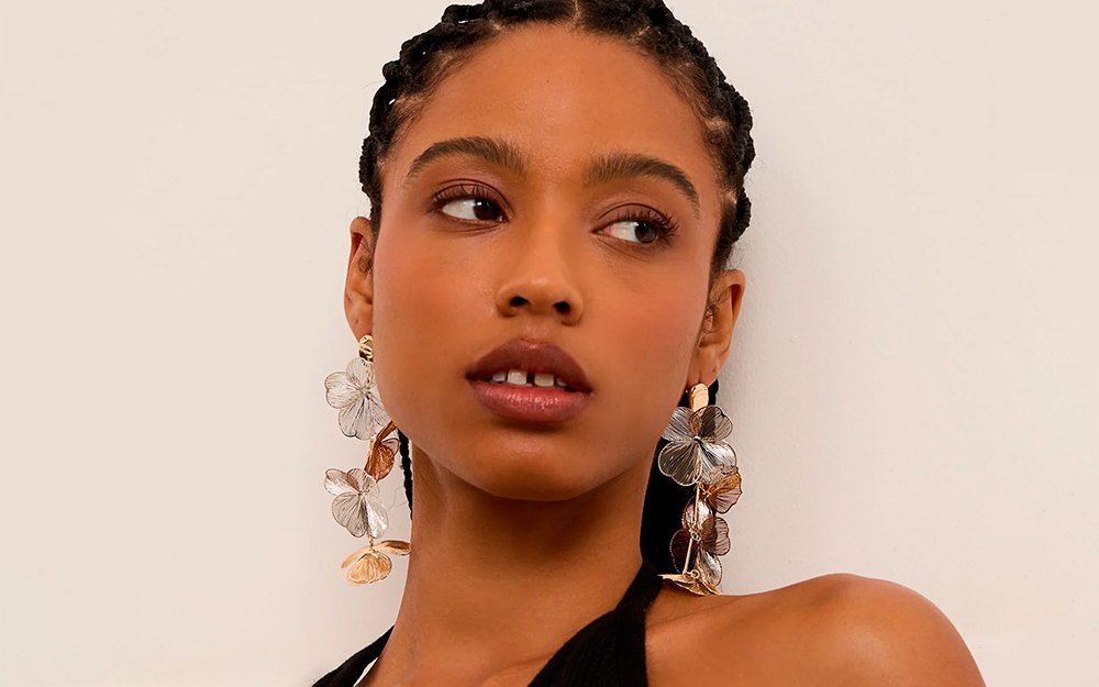 como combinar prata e dourado em joias