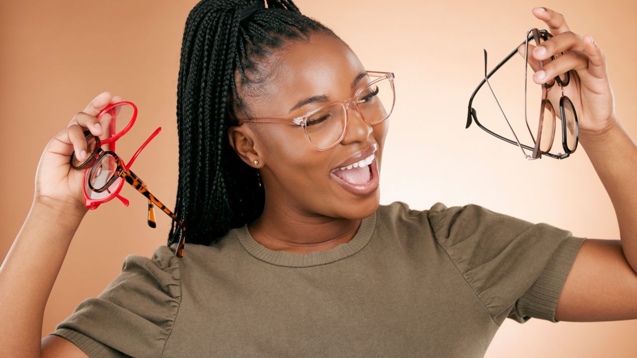 Como combinar óculos de grau com o seu estilo