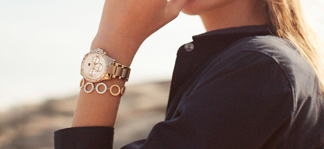 Como combinar relógio feminino com pulseiras