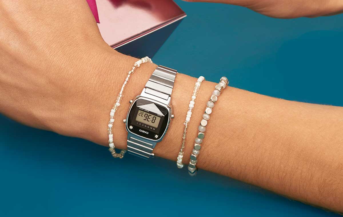 Mix de Metais: Desvendando a Tendência Dourado e Prateado em Acessórios