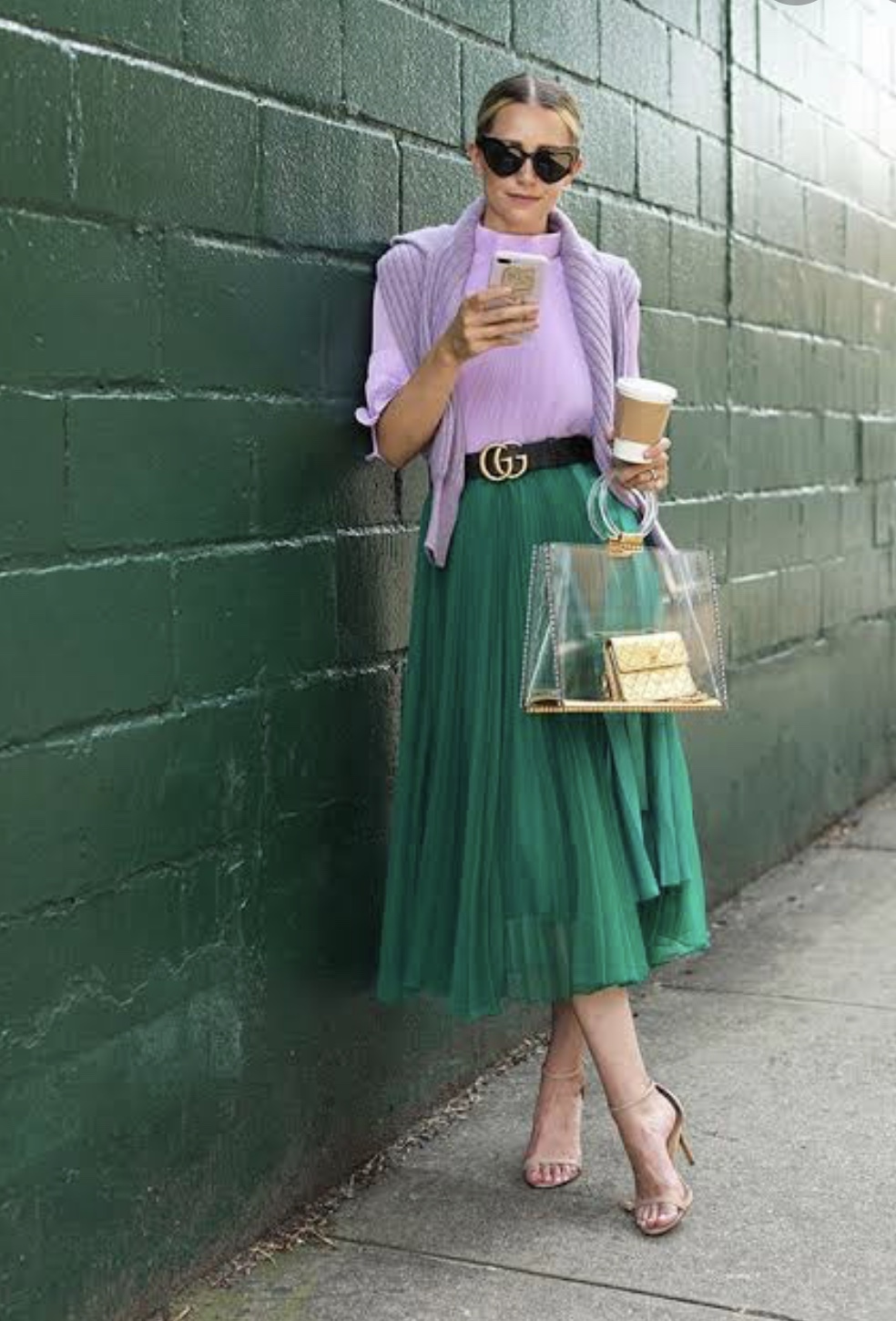 Acessórios Essenciais para Combinar Verde Bandeira e Lilás