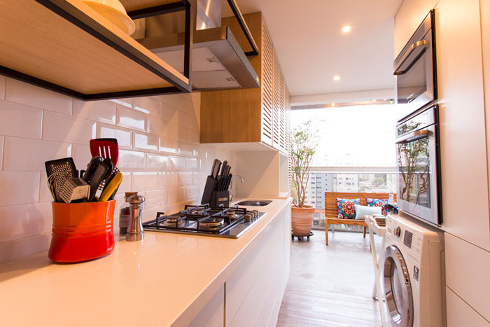 Decoração Escandinava na Cozinha: O Toque do Metrô White e Madeira