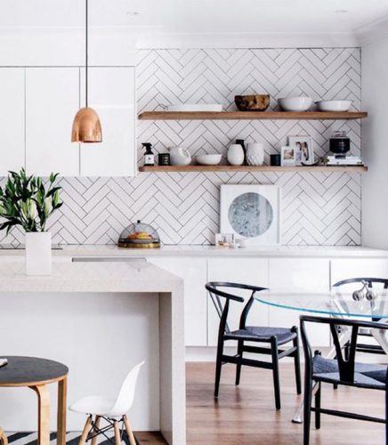 Decoração Escandinava na Cozinha: O Toque do Metrô White e Madeira