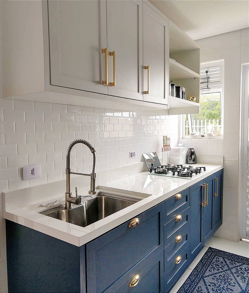 Decoração Escandinava na Cozinha: O Toque do Metrô White e Madeira