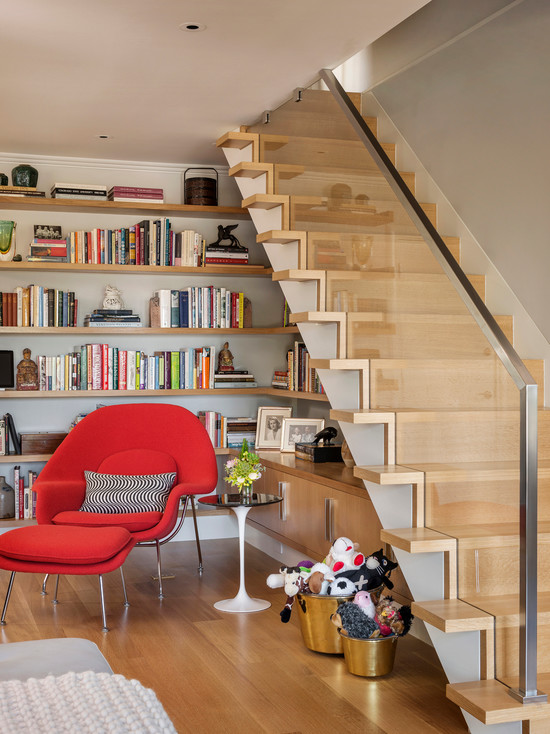 Como decorar embaixo da escada: armários e nichos