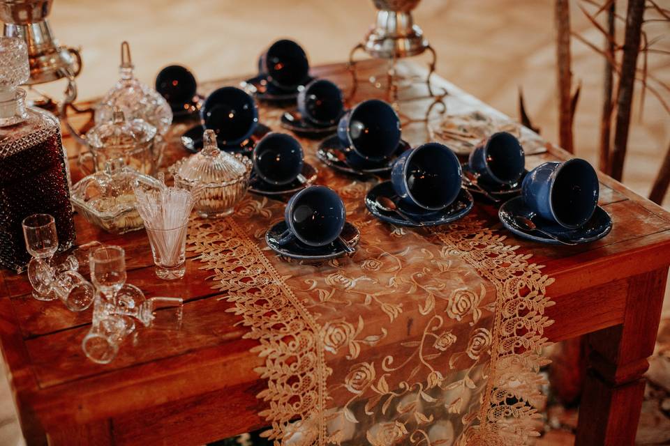 Guia Completo: Como Escolher a Toalha de Mesa Perfeita para Seu Buffet