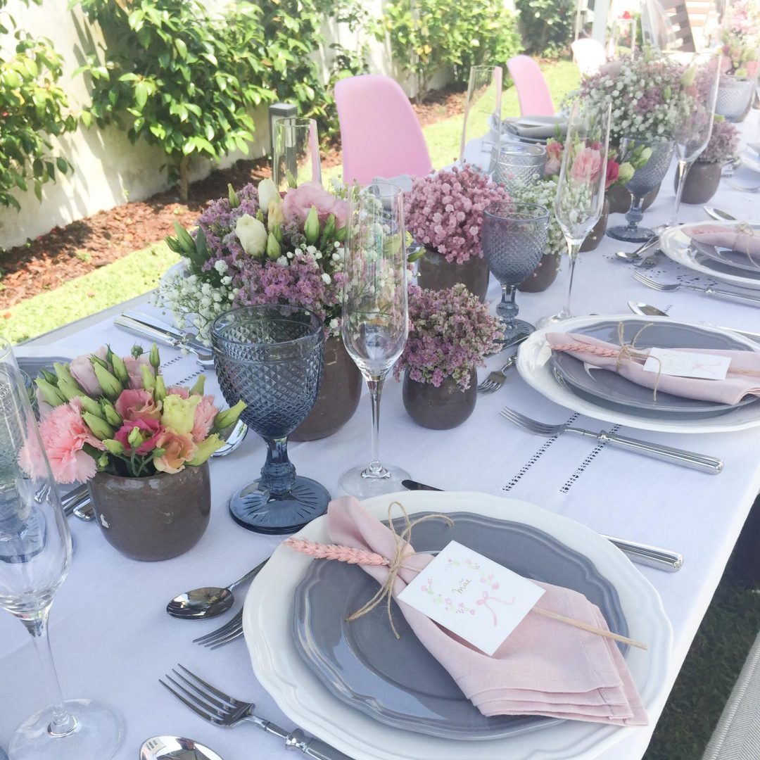 Como decorar mesa de buffet para festas em casa